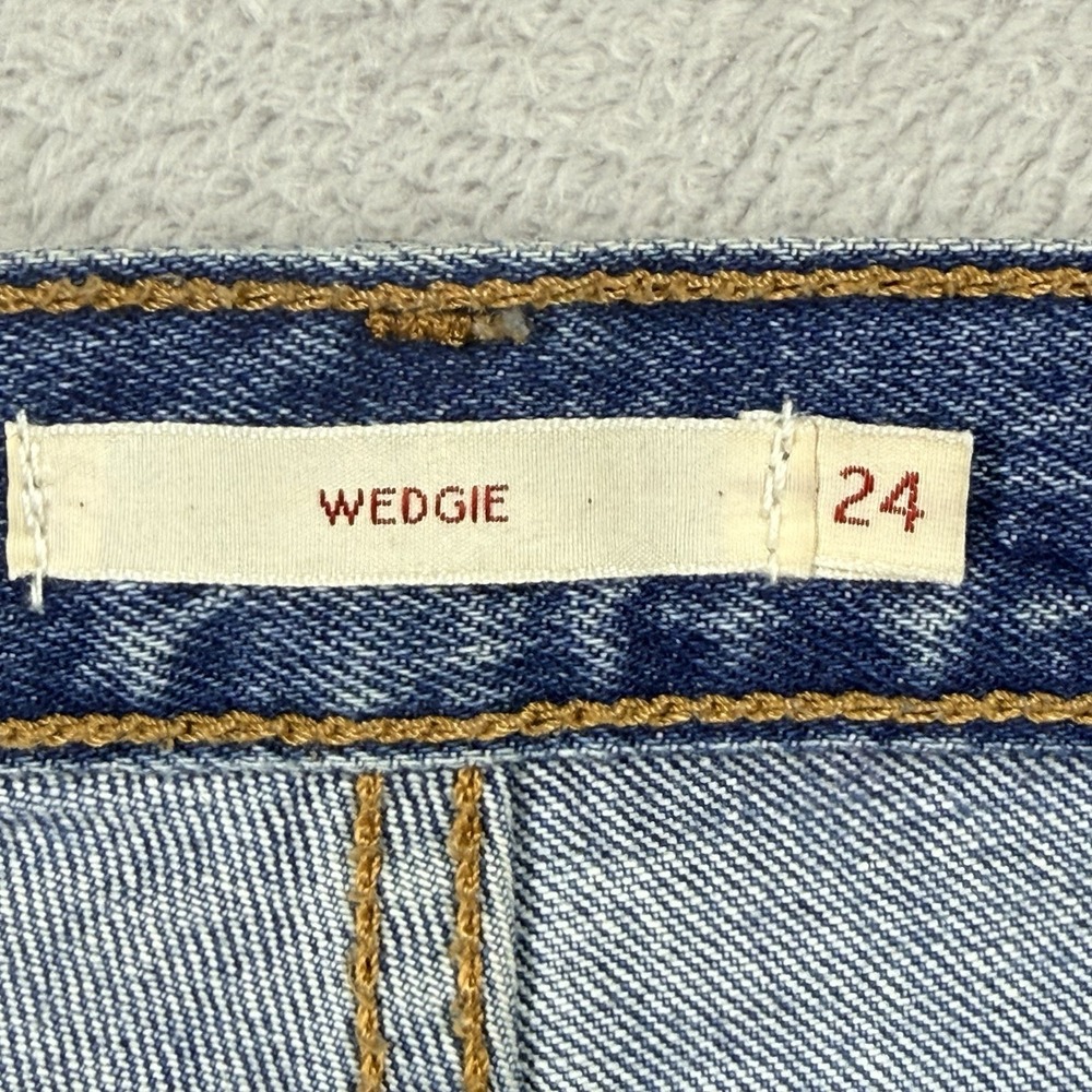 Levi's Premium Wedgie Straight Size 24 Jeans Button Fly Medium Wash  Distressed - Picture 3 of 13